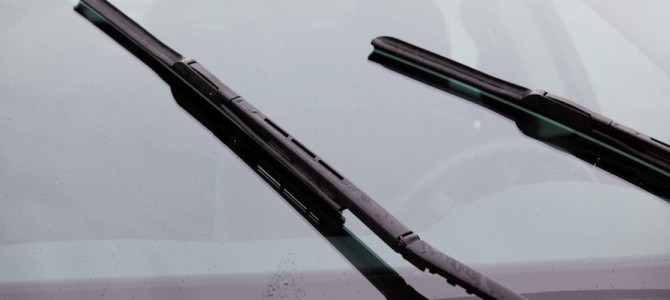 How Do Windshield Wipers Work With Different Types of Debris?