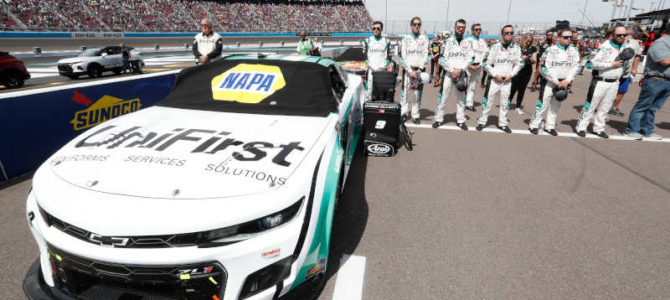 Elliott Fast at Phoenix, Rebounds from Late-Race Spin to Finish 11th