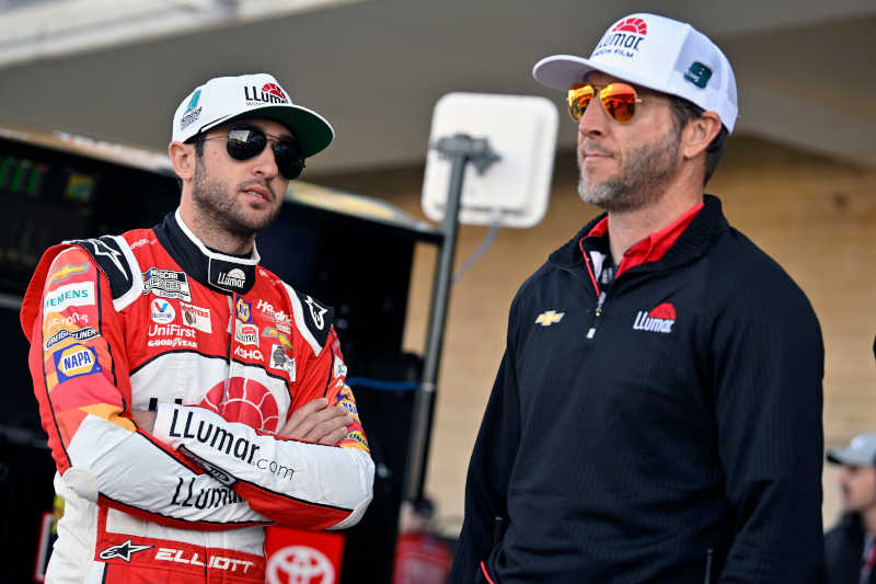 #9: Chase Elliott, Hendrick Motorsports, LLumar Chevrolet Camaro and #9: Alan Gustafson, Hendrick Motorsports, Chevrolet Camaro