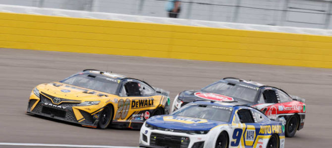 Elliott, NAPA Team Earn Top-10 Finish at Las Vegas