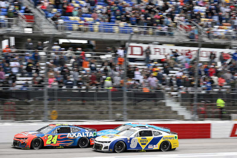 #24: William Byron, Hendrick Motorsports, Axalta Chevrolet Camaro, #9: Chase Elliott, Hendrick Motorsports, NAPA Chevrolet Camaro