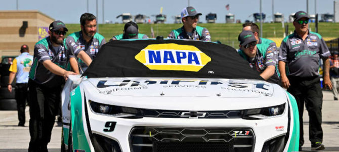 Tire Issue Keeps Elliott From Top-10 Finish at Kansas