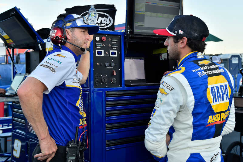 #9: Alan Gustafson, Hendrick Motorsports, Chevrolet Camaro and #9: Chase Elliott, Hendrick Motorsports, NAPA Chevrolet Camaro