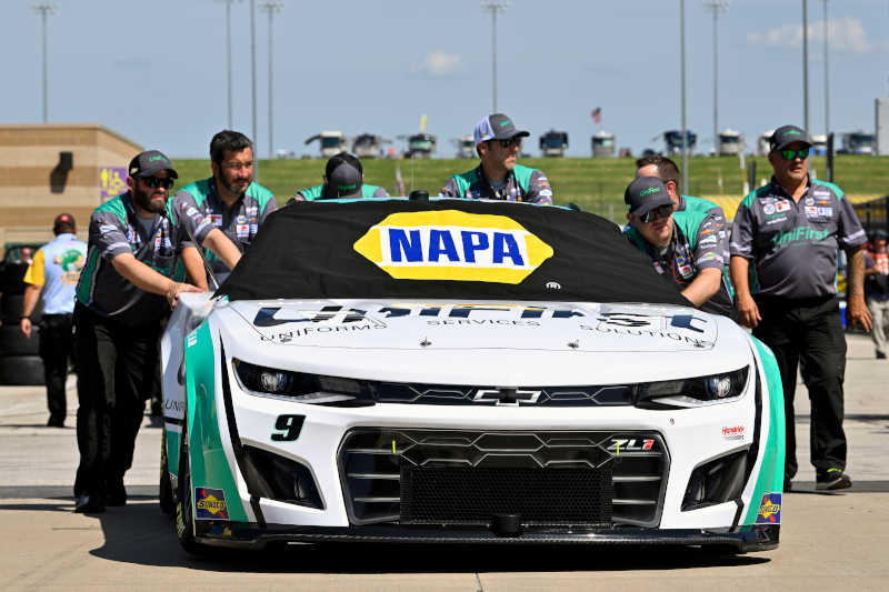 #9: Chase Elliott, Hendrick Motorsports, UniFirst Chevrolet Camaro