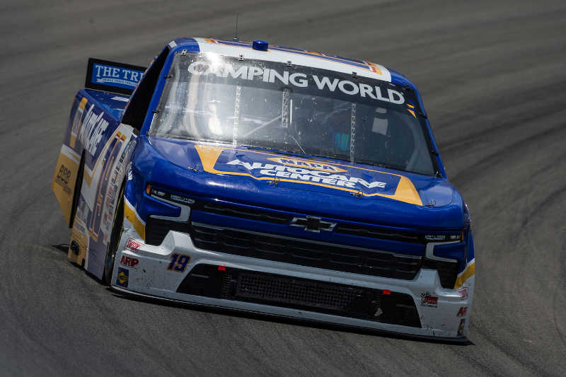 #19: Derek Kraus, McAnally Hilgemann Racing, NAPA Auto Care Chevrolet Silverado