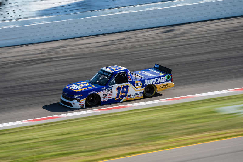 #19: Derek Kraus, McAnally Hilgemann Racing, NAPA Auto Care Chevrolet Silverado