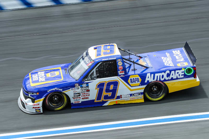 #19: Derek Kraus, McAnally Hilgemann Racing, NAPA Auto Care Chevrolet Silverado